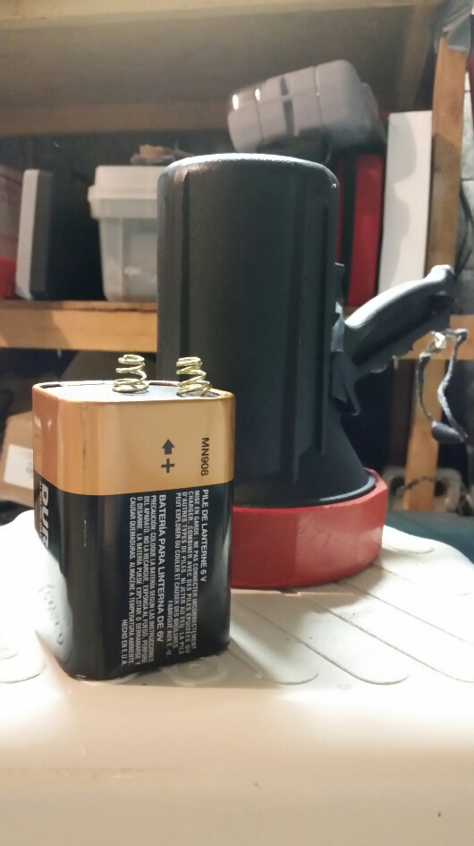 What's inside a 6V lantern battery? 
