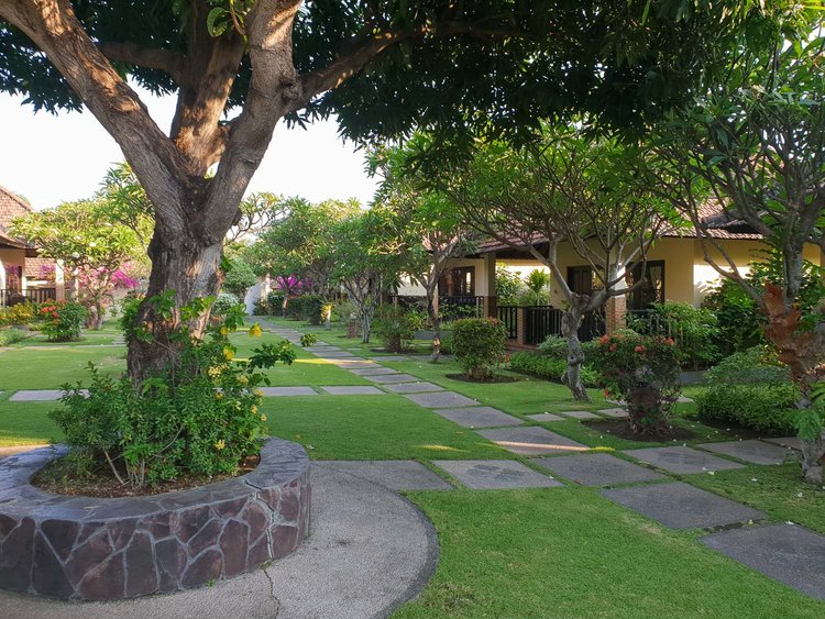 Bali-Tulamben-Liberty-Dive-Resort-Garden.jpg