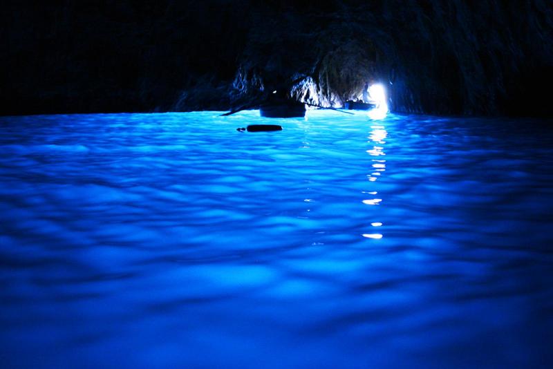 Blue_Grotto%2C_Capri%2C_IT.jpg