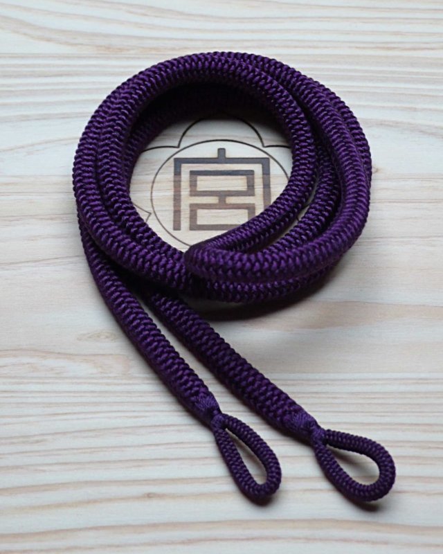 Braided-silk-rope-on-kibako-860x1075.jpg