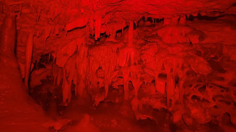 cave explore-td01.jpg cave explore-td01.jpg