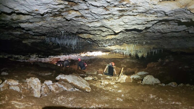 caving-td01.jpg caving-td01.jpg