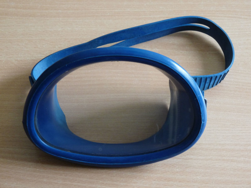 ddr-ostalgie-taucherbrille-tauchermaske-gst-nva-dachbodebfundb-jpg.428644.jpg