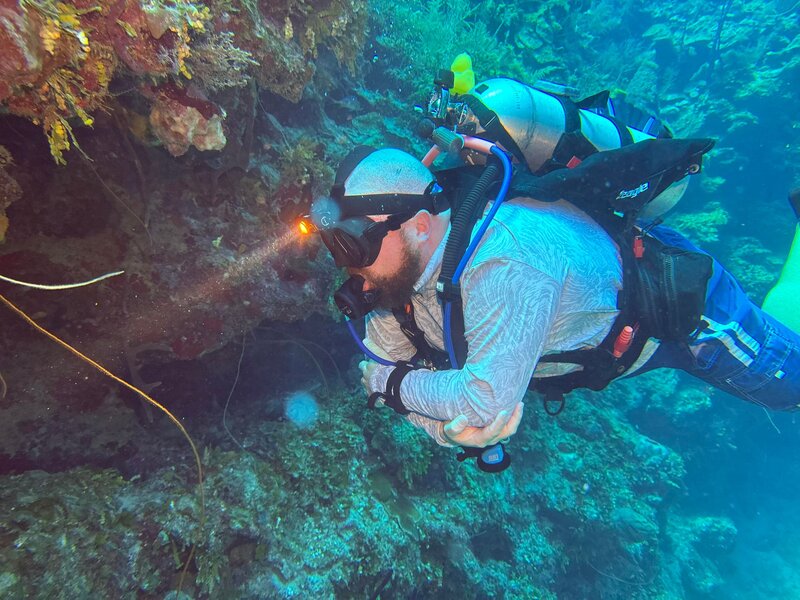 diving head lamp.jpg diving head lamp.jpg