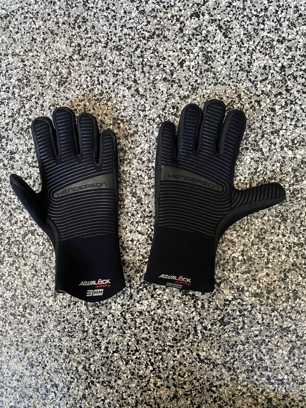 gloves 2.jpeg gloves 2.jpeg