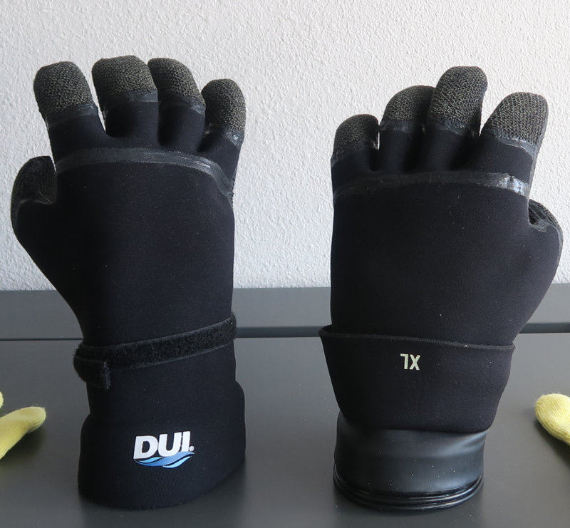 gloves_-11.jpg