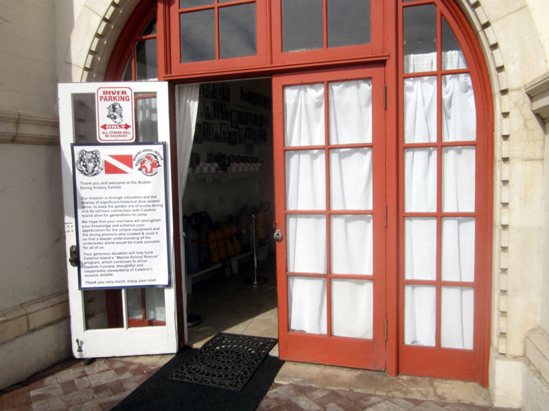 history of diving museum entrance 0966.jpg
