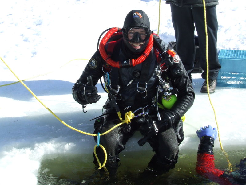 ice dive dive bob  sitting .JPG