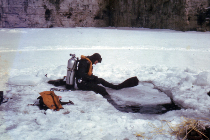 Ice diving.jpg