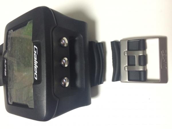 Adding a bungee cord wrist strap to your SCUBAPRO G2 