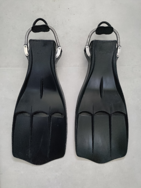 Jet Fins (R) .png Jet Fins (R) .png