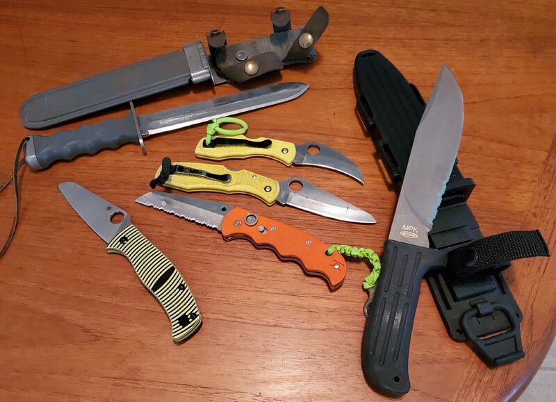 https://scubaboard.com/community/attachments/knives-jpg.757914/