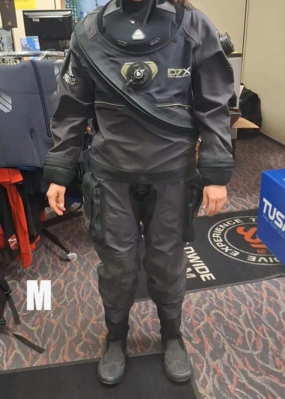 M dry suit d7x.jpg