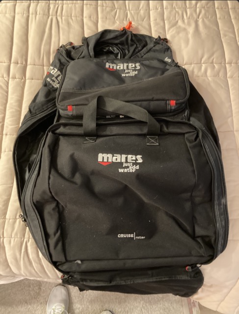 Mares Cruise Roller Bag - Barely Used.jpeg