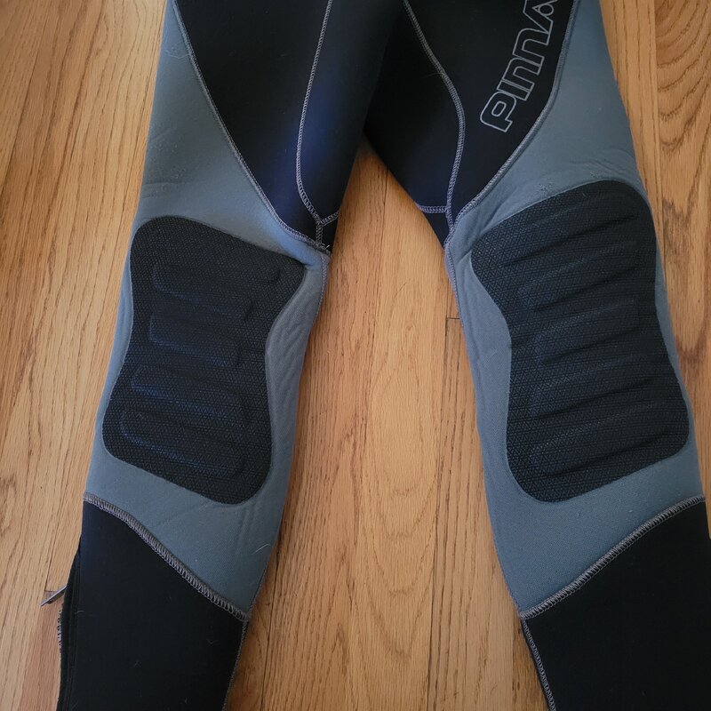 Pinnacle 7mm full suit (1).jpg Pinnacle 7mm full suit (1).jpg