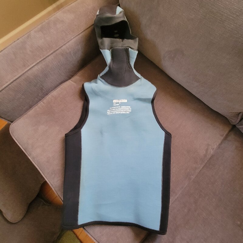 Pinnacle hooded vest (1).jpg Pinnacle hooded vest (1).jpg