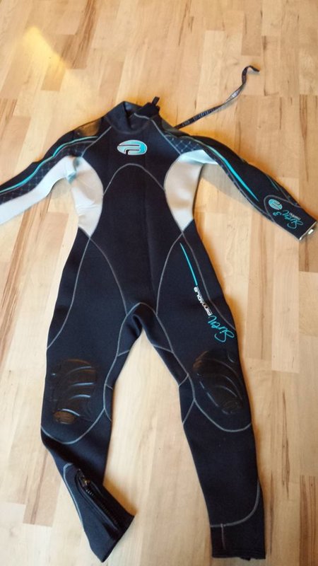 pinnacle wetsuit.jpg