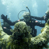 rt.org%2Fwp-content%2Fuploads%2F2015%2F07%2Fgabes-story-underwater-christ-statue-640x480-300x225.png