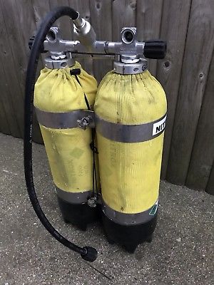 scuba-diving-twin-10’s-twinset-manifold-bands-lift.jpg