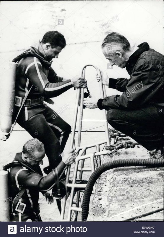 sep-15-1962-twins-of-the-sea-albert-folco-claude-wesly-with-cousteau-E0WGNC.jpg