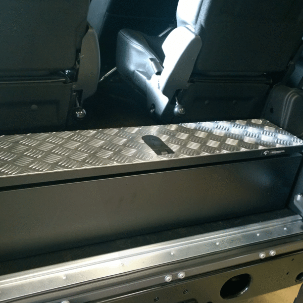 slimline-storage-chest-land-rover-defender-mobile-storage-systems_6_grande.gif