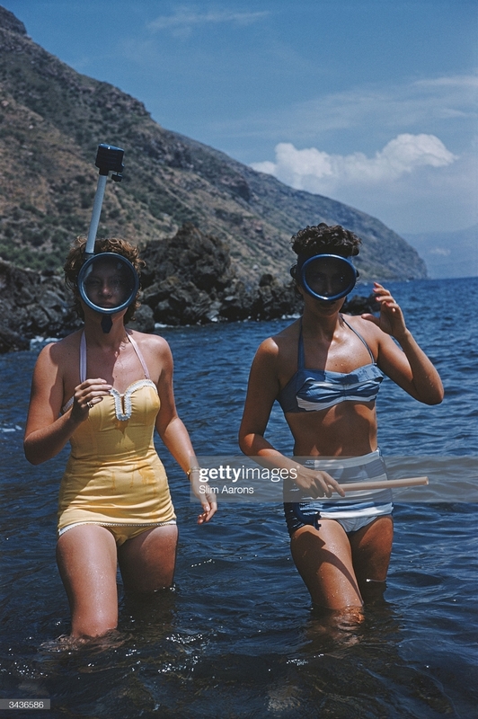 two-young-women-going-snorkelling-picture-id3436586?s=2048x2048.jpg