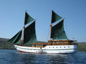 boat1.jpg