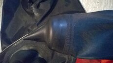 ursuit wrist seal[1].jpg