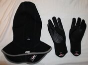 Hood_and_Gloves_2.jpg