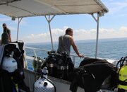 boat wreck dive (640x464).jpg