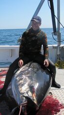 +1000lb bfin tuna 08-10 deck4.jpg