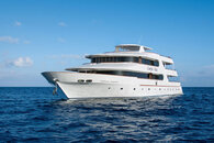 Vessel-Bow-Port-Carpe-Vita-Explorer-Maldives-.jpg