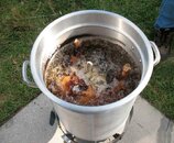 turkeyfryin.jpg