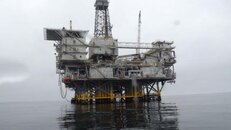 oil rig Eureka 1453s.jpg