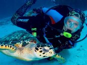 ScubaDoRag TurtleLove Cressi Shaina.jpg