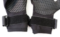 DS Gloves3.jpg