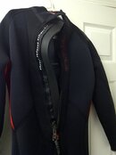105408d1318357653-like-new-pinnacle-elastiprene-5-wet-suit-pinnacle-zipper-small.jpg