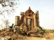 prasat_plai_bat_1.jpg