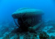 Tourist sub on seabed.jpg