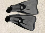 black-rubber-full-foot-snorkel-scuba-fins-size-11-12_5129338.jpg