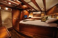 palau_siren_cabin_2lr.jpg