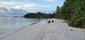 Pantai Hondue.jpg