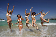 australia_bondi_beach_1010_girls_06.jpg