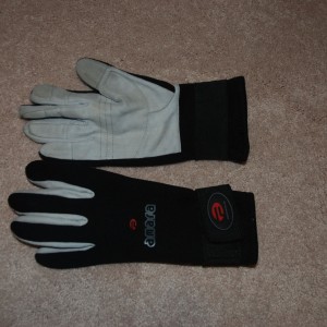 2009 Pinnacle Amara gloves size M