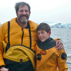 Evan_and_Jeff_Bozanic_prepare_for_Antarctic_dive