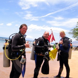Chemtrail over divers at Ulua Beach, Maui, HI