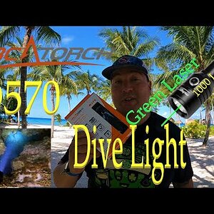 OrcaTorch D570 Dive Light with Green Laser-1000 Lumens White Beam, 1000 meters Green laser