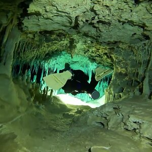 Mexican cave diving with Orcatorch D910V video light. 😎👍  . Max 5000 lumen output 💡 . 120 degree wide angle beam.