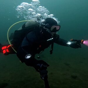 Diving White Bass Cove in Beaver Lake, Arkansas, with orcatorch TD01 diving headlamp and ZD710 Zoomable light