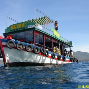 Diving boat